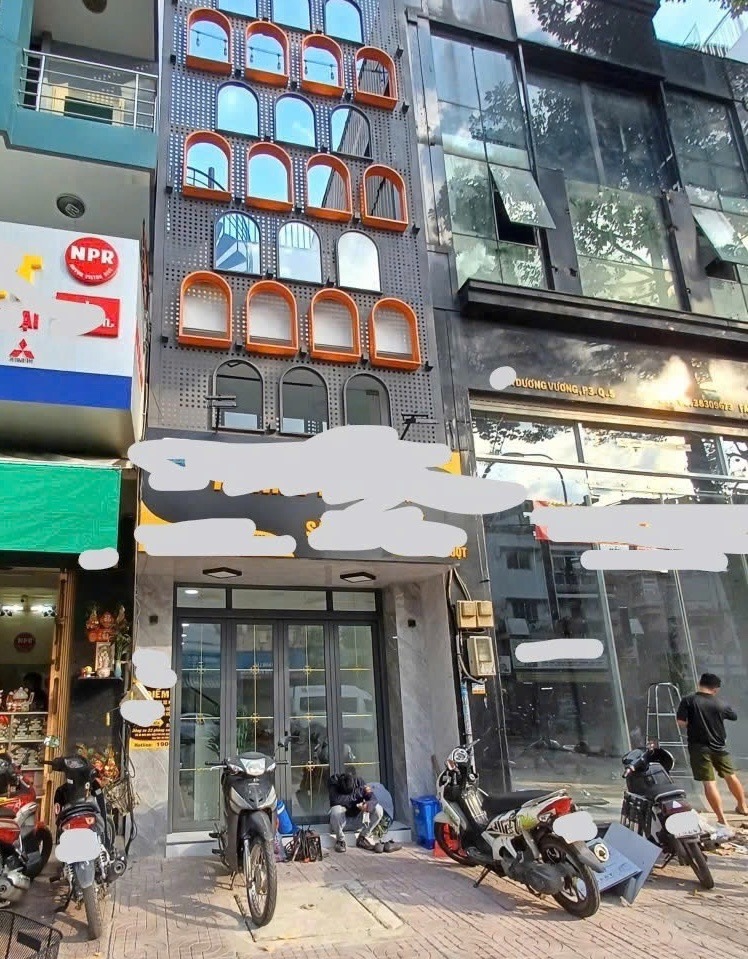 Nhà Mặt Tiền Quận 5 Giá Tốt: 17.9 Tỷ - Kinh Doanh, Cho Thuê Ngay