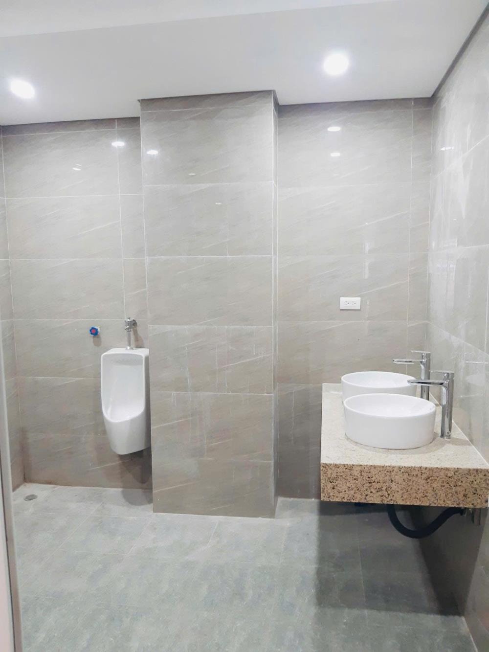 Mặt Phố Hoàng Gia 210m2, 11 Tầng, Mặt Tiền 6.5m - Vị Trí Đắc Địa