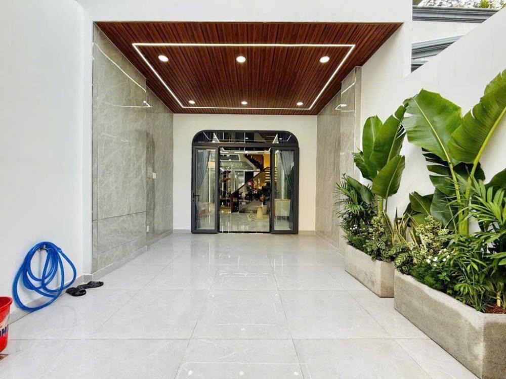 Bán nhà mặt tiền đẹp 80m2 x 4 tầng - Vị trí đắc địa, tiềm năng kinh doanh