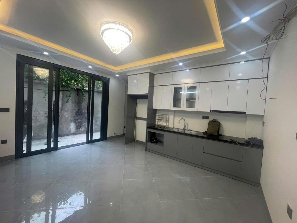 Nhà Thang Máy, 6 Tầng, Ngõ 169 Thái Hà - Giá 12.8 Tỷ
