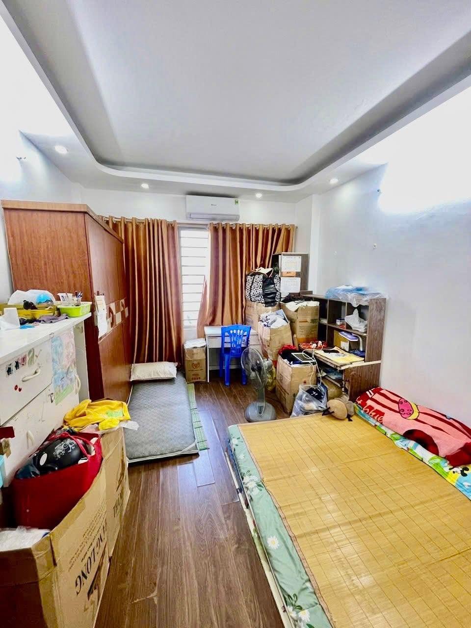 Đại Linh Trung Văn - Nhà 5 Tầng, 6 Tỷ - Vị Trí Đẹp, Nội Thất Ở Ngay