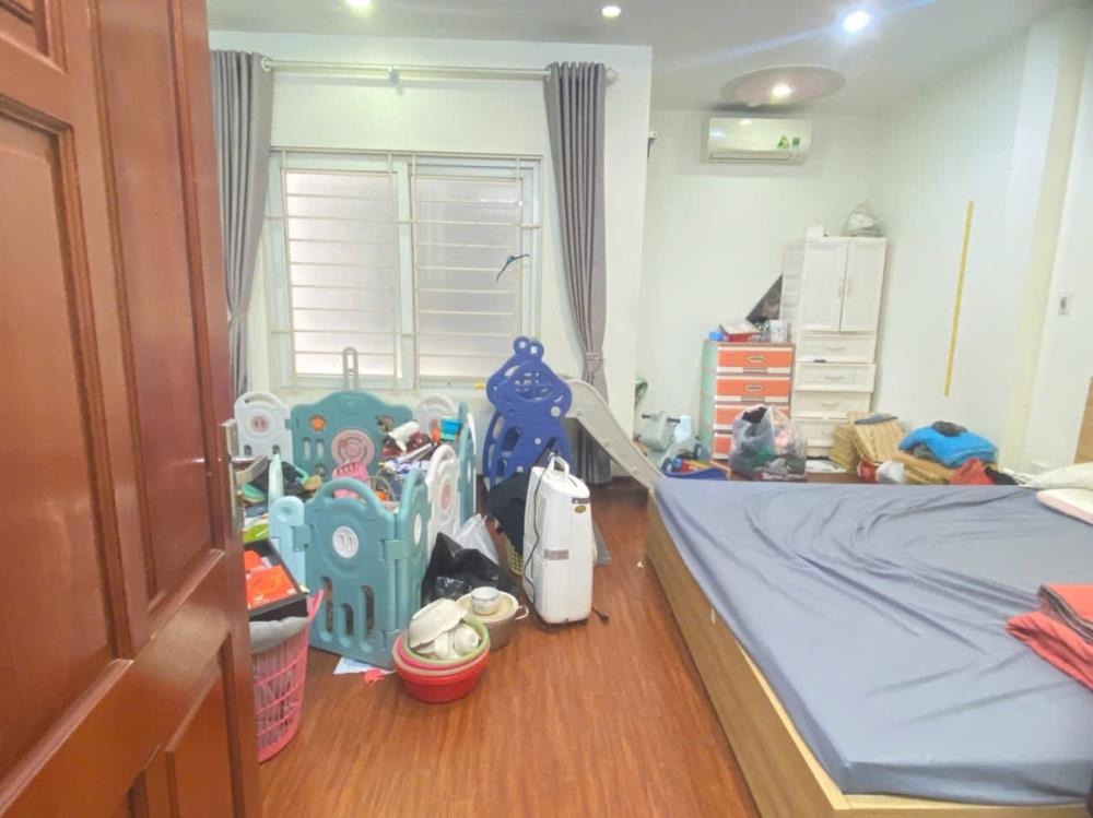 Trần Bình: Nhà Góc 5 Tầng, Mặt Tiền 5m, 7.2 Tỷ - Vị Trí Đắc Địa