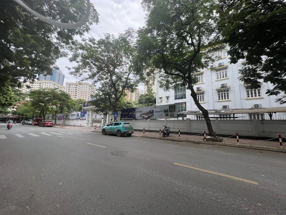 Mặt phố Nguyễn Thị Định - 5 Tầng - 85 tỷ - Kinh doanh Sầm Uất