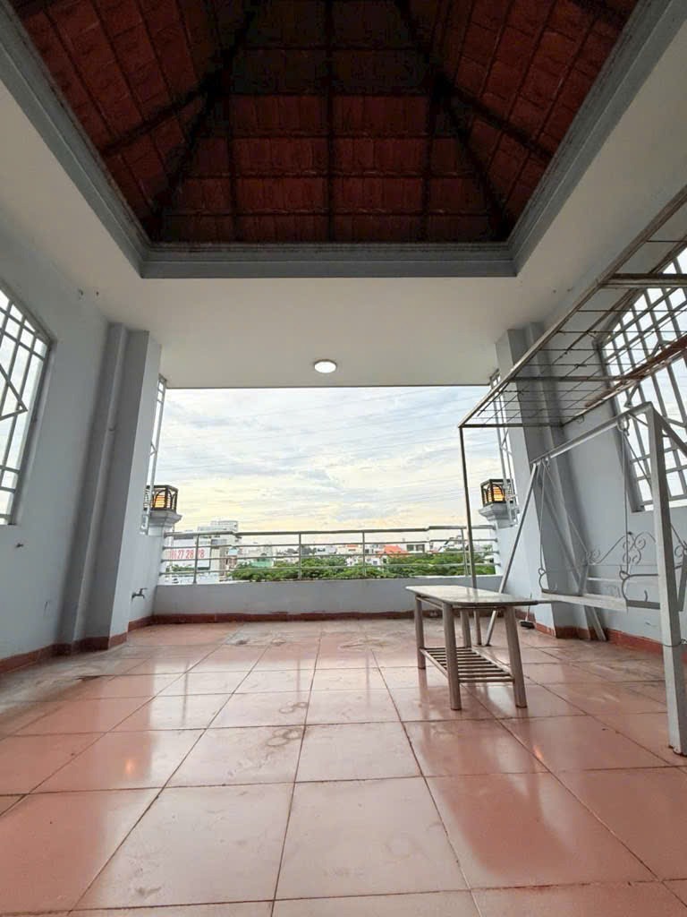 Bán Nhà Bình Thạnh: Nguyên Hồng, 4 Tầng, 5PN, 7.8 Tỷ