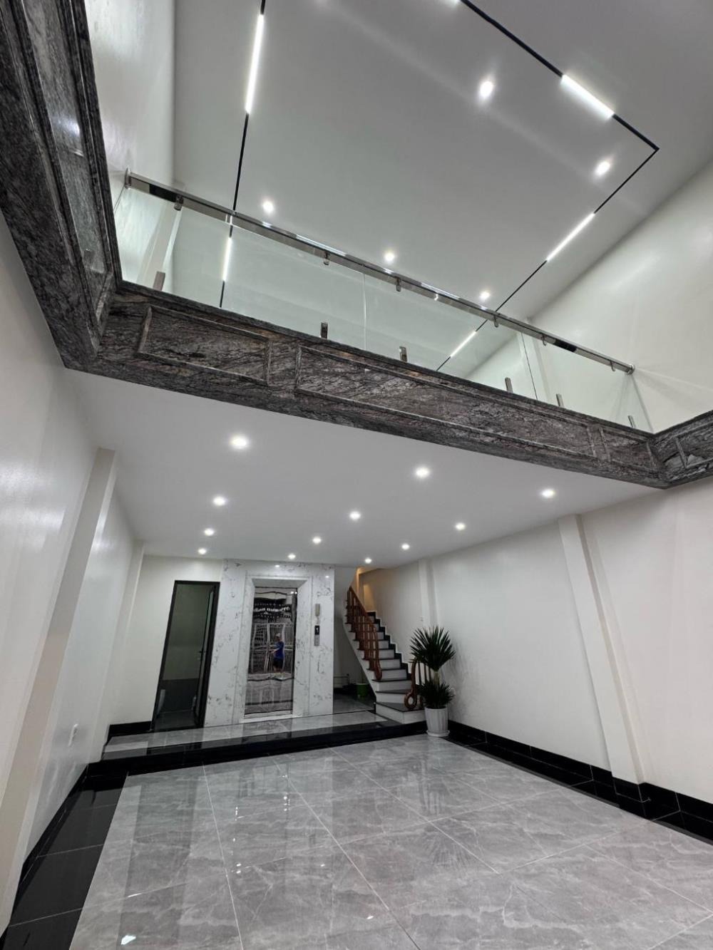 Hoàng Mai - 55m² x 7 Tầng - Mặt Ngõ Rộng | Gara Ô Tô | Kinh Doanh