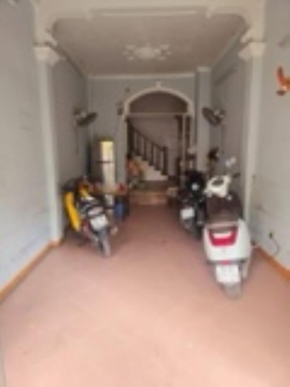 Bán nhà Nguyễn Khang - Cầu Giấy: 36m², 5 tầng, mặt ngõ 5m - Vị trí đẹp, kinh doanh tốt