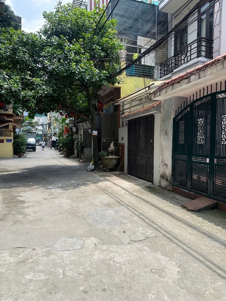 Bán Gấp Phân Lô Hoàng Mai - Giá 8 Tỷ1 - Vị Trí Đắc Địa