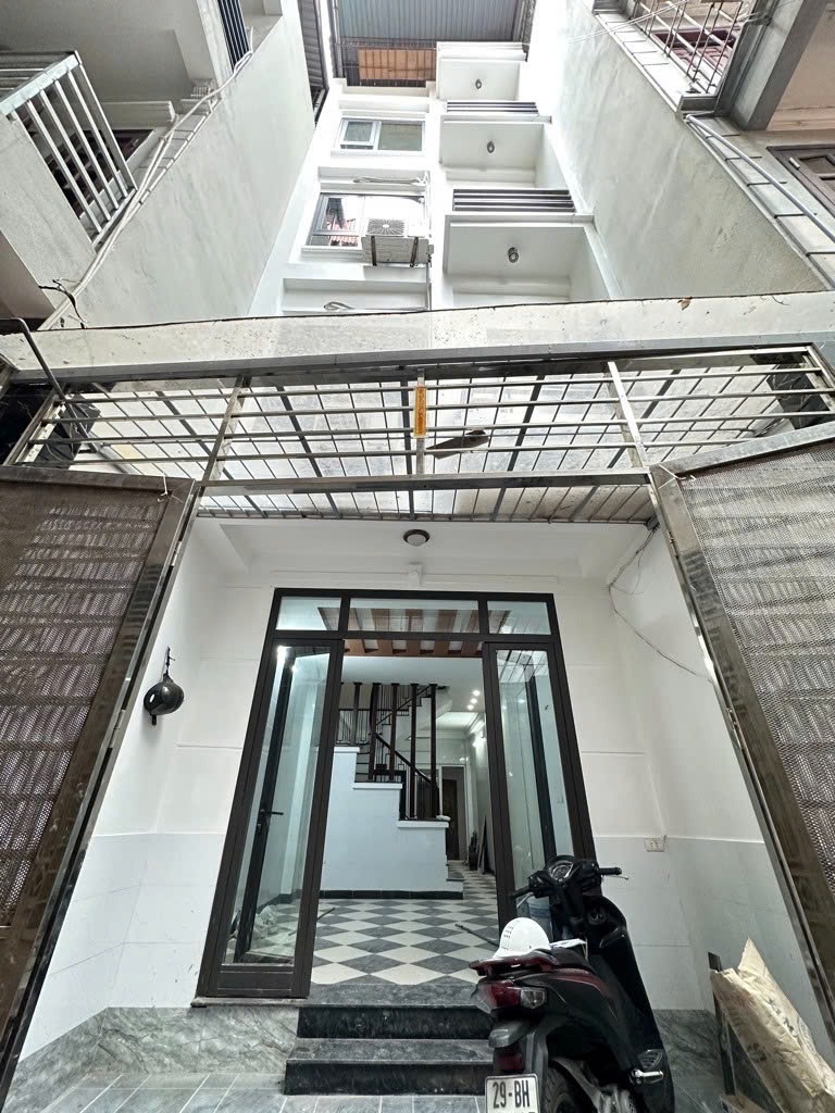 Bán Gấp Phân Lô Hoàng Mai - Giá 8 Tỷ1 - Vị Trí Đắc Địa