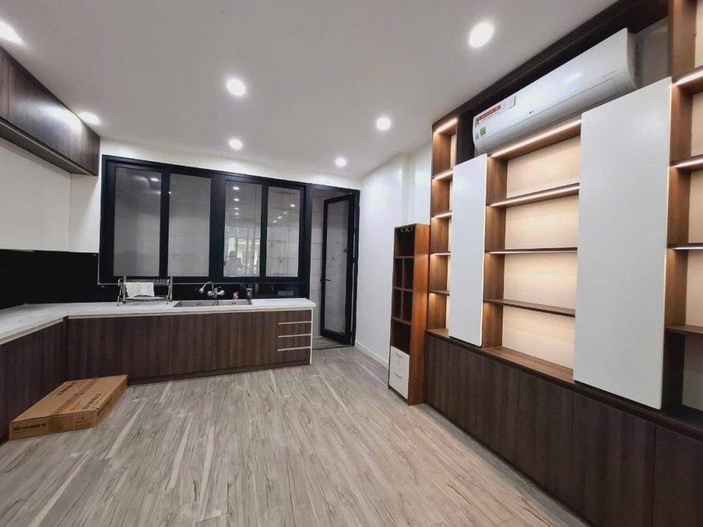 Bán nhà phố 6 tầng thang máy, mặt tiền rộng, vị trí đắc địa Văn Quán