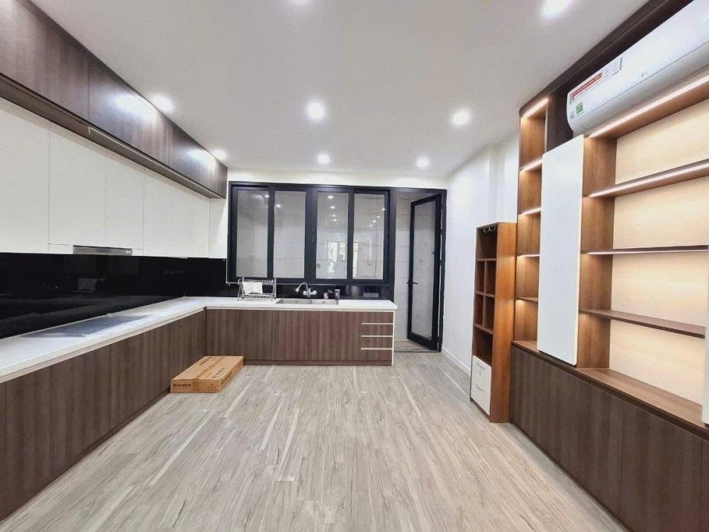 Bán nhà phố 6 tầng thang máy, mặt tiền rộng, vị trí đắc địa Văn Quán