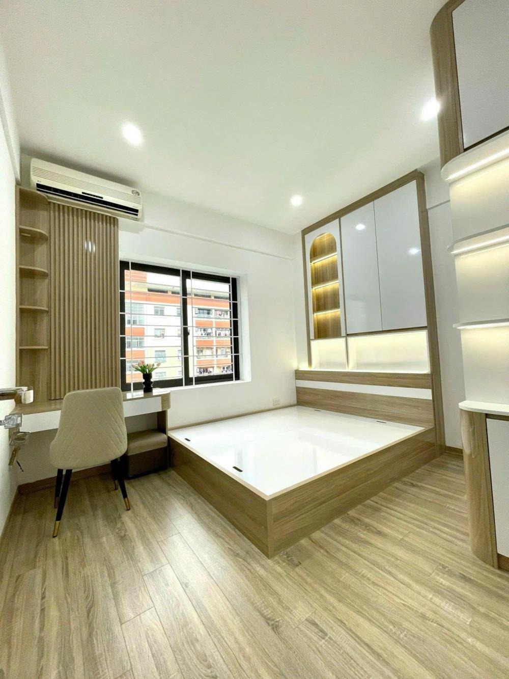 Căn hộ 3PN View Đẹp tại Linh Đàm - Giá Chỉ 5.5 Tỷ - Pháp Lý Sổ Đỏ
