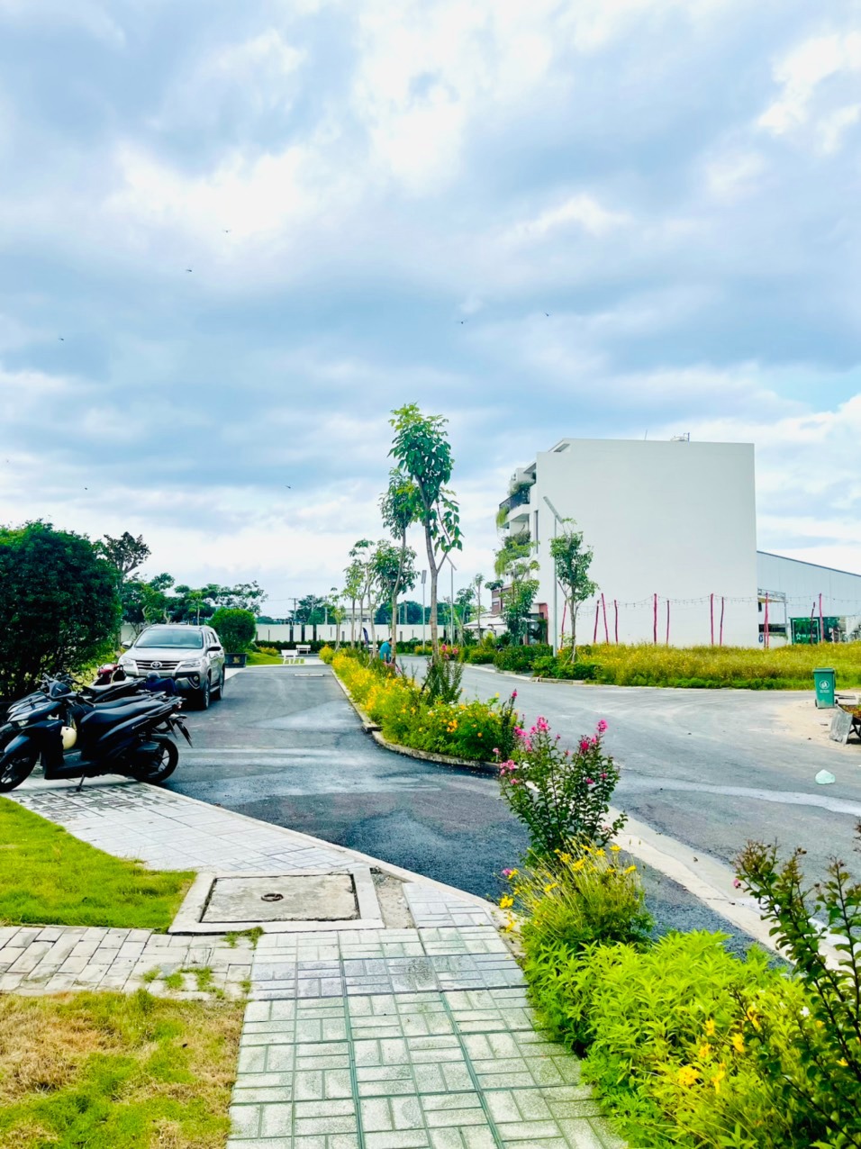 Nhà phố mới xây, an ninh khép kín - Sổ hồng riêng - Vị trí đắc địa Bình Chánh