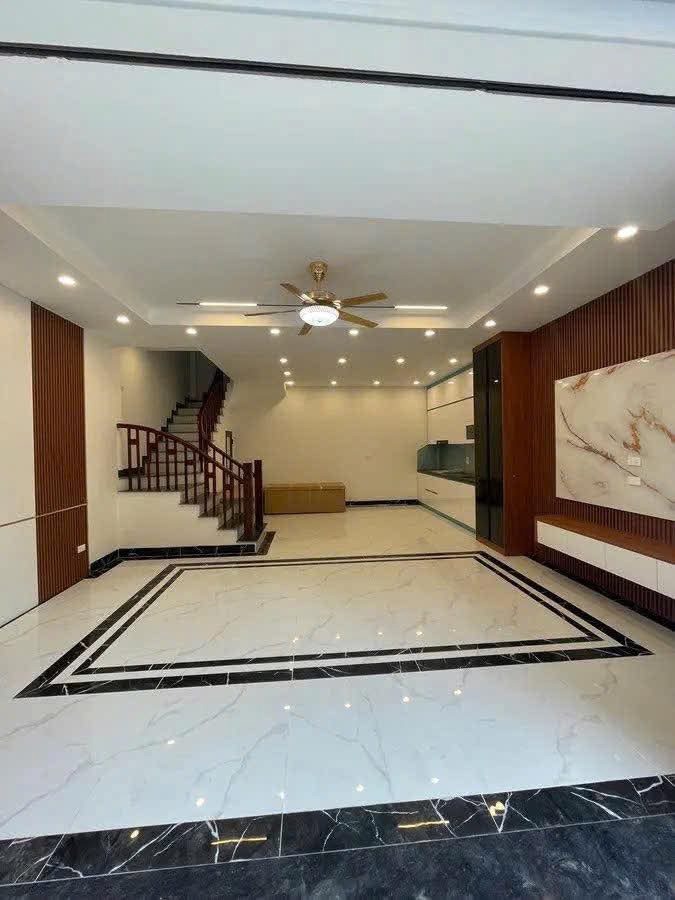 Hiếm - Bán nhà Hoàng Mai - 54m2 - 5m ra phố - 9.7 tỷ - Ở ngay