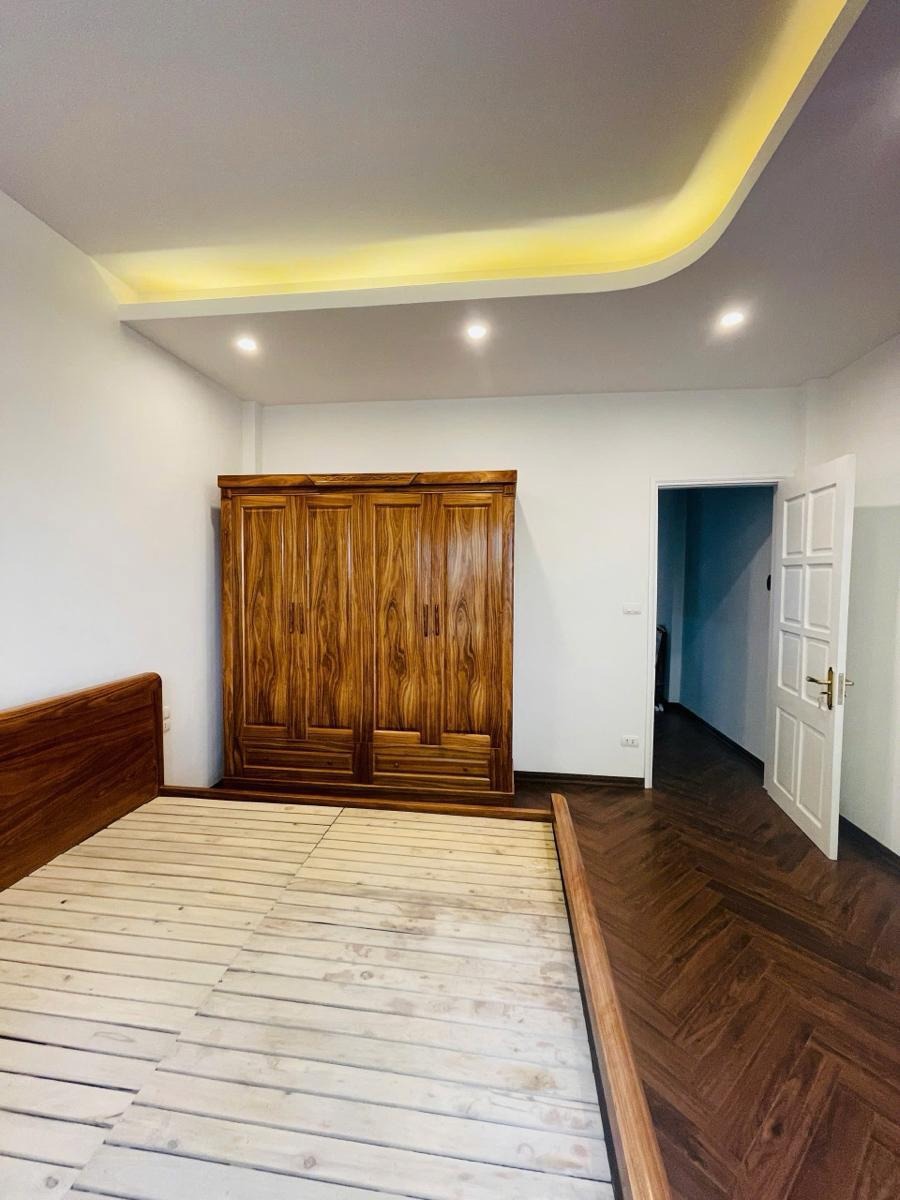 Hiếm - Bán nhà Hoàng Mai - 54m2 - 5m ra phố - 9.7 tỷ - Ở ngay