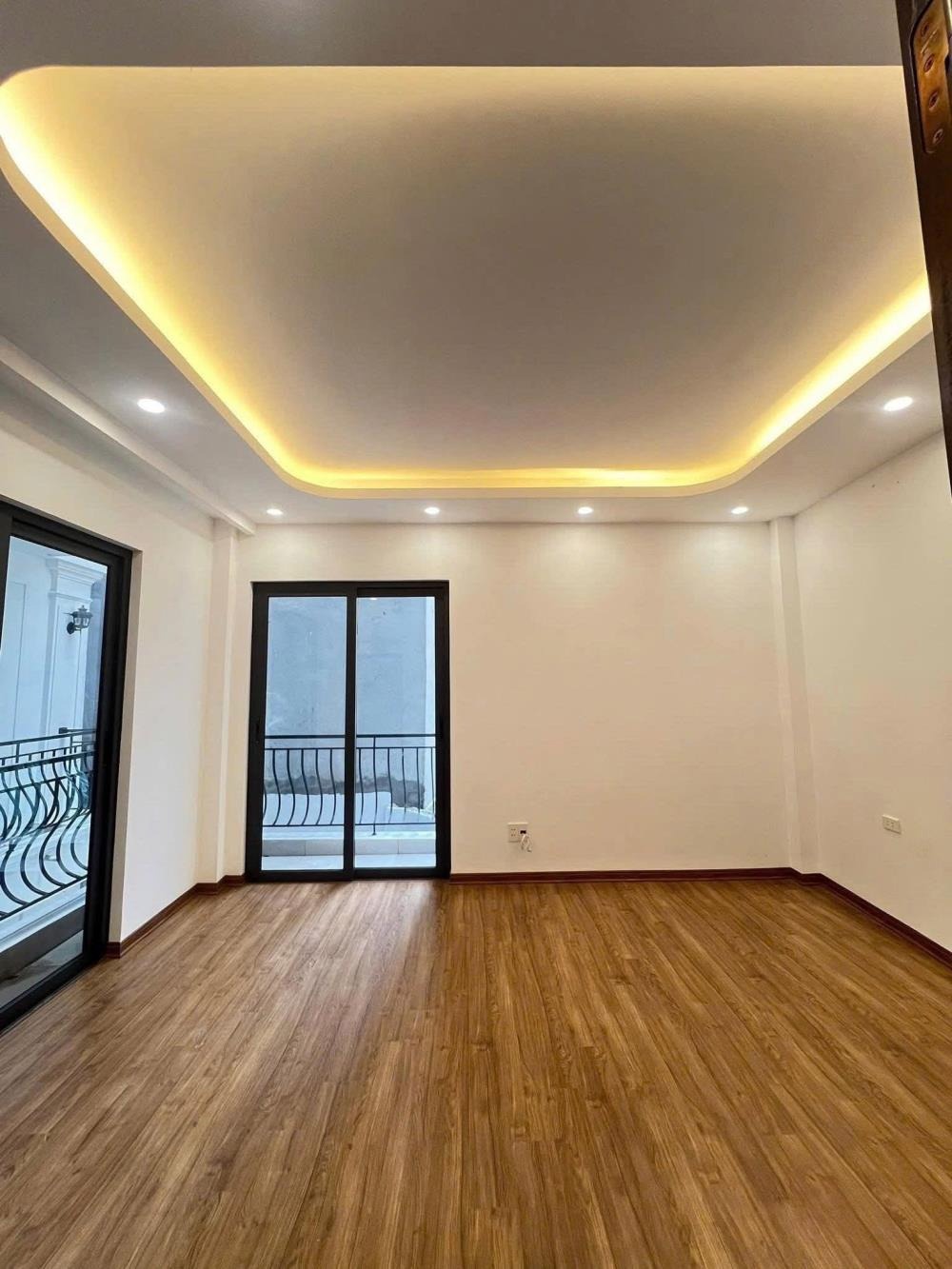 Hiếm - Bán nhà Hoàng Mai - 54m2 - 5m ra phố - 9.7 tỷ - Ở ngay
