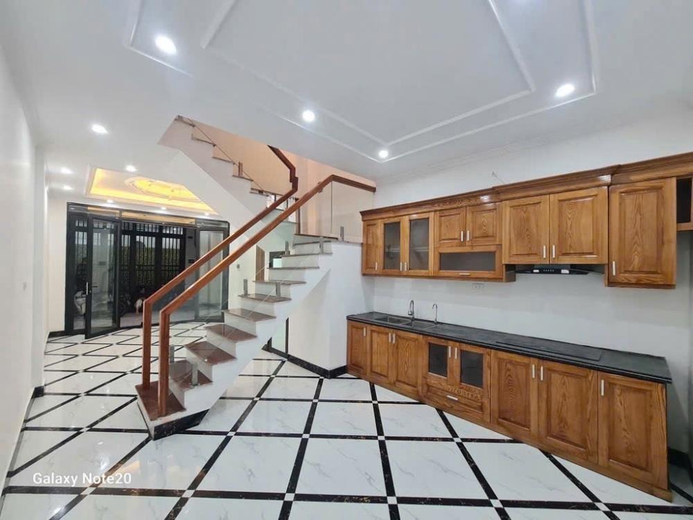 Bán nhà giải phóng, ô tô vào nhà, full nội thất, 48m2 giá 9.95 tỷ - Vị trí vàng