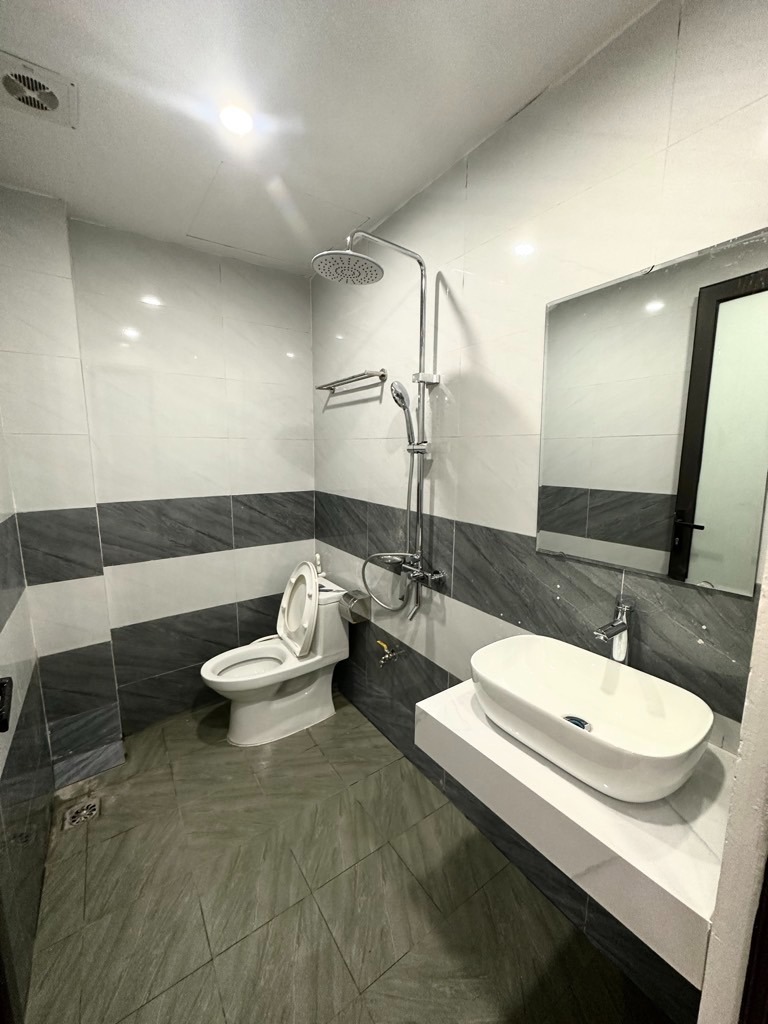 Bán nhà Đại Cồ Việt - Dân Xây - Gần Mặt Phố - Ô Tô Đỗ Cửa