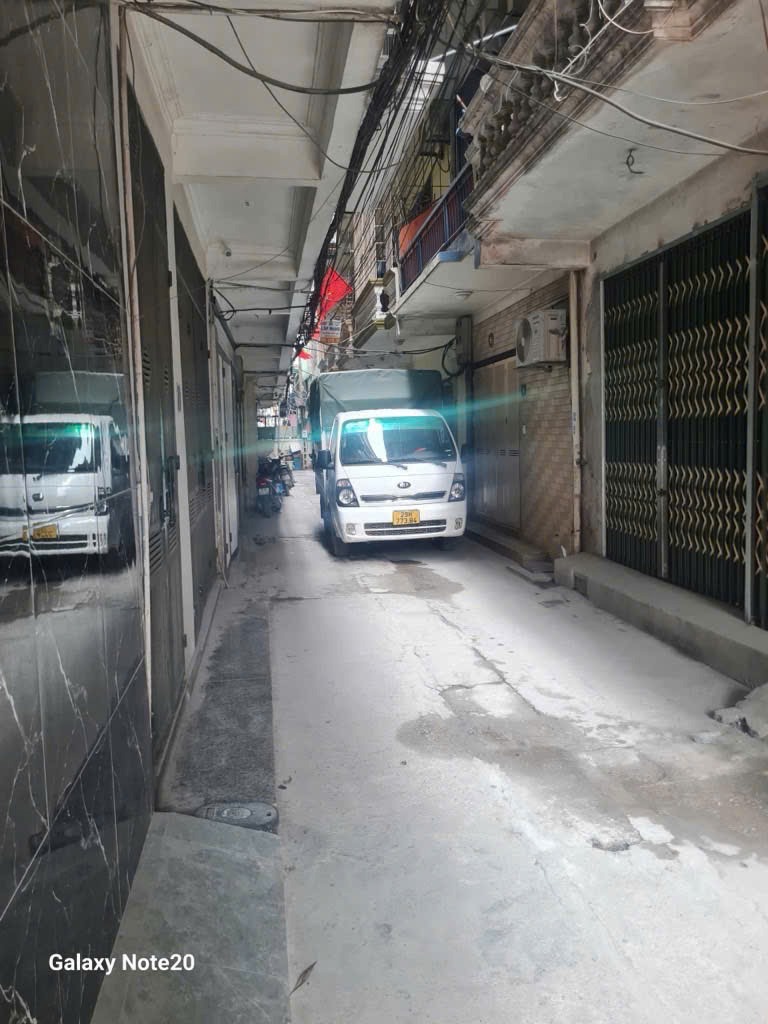 Bán nhà giải phóng, ô tô vào nhà, full nội thất, 48m2 giá 9.95 tỷ - Vị trí vàng