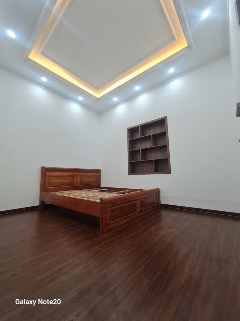 Bán nhà giải phóng, ô tô vào nhà, full nội thất, 48m2 giá 9.95 tỷ - Vị trí vàng