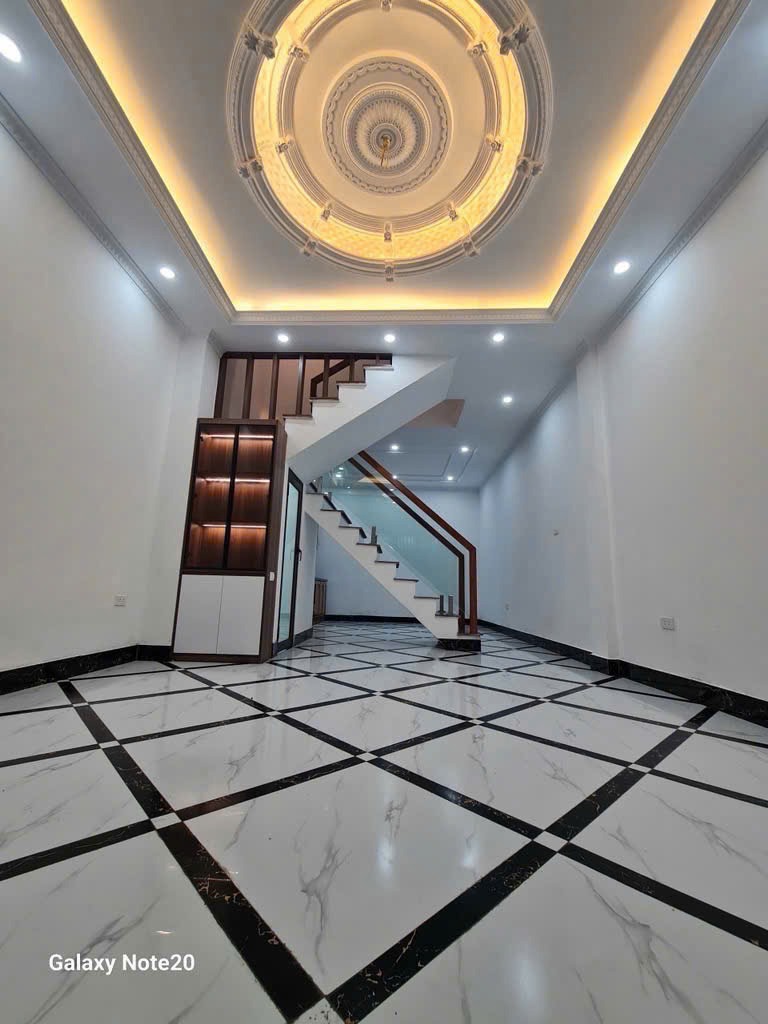 Bán nhà giải phóng, ô tô vào nhà, full nội thất, 48m2 giá 9.95 tỷ - Vị trí vàng