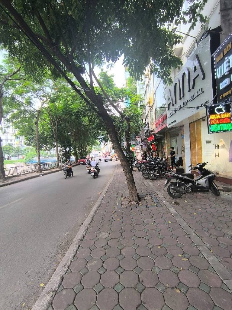 Bán nhà phố Khương Trung, Hà Nội - 42m2, 5 tầng, Giá 13 tỷ