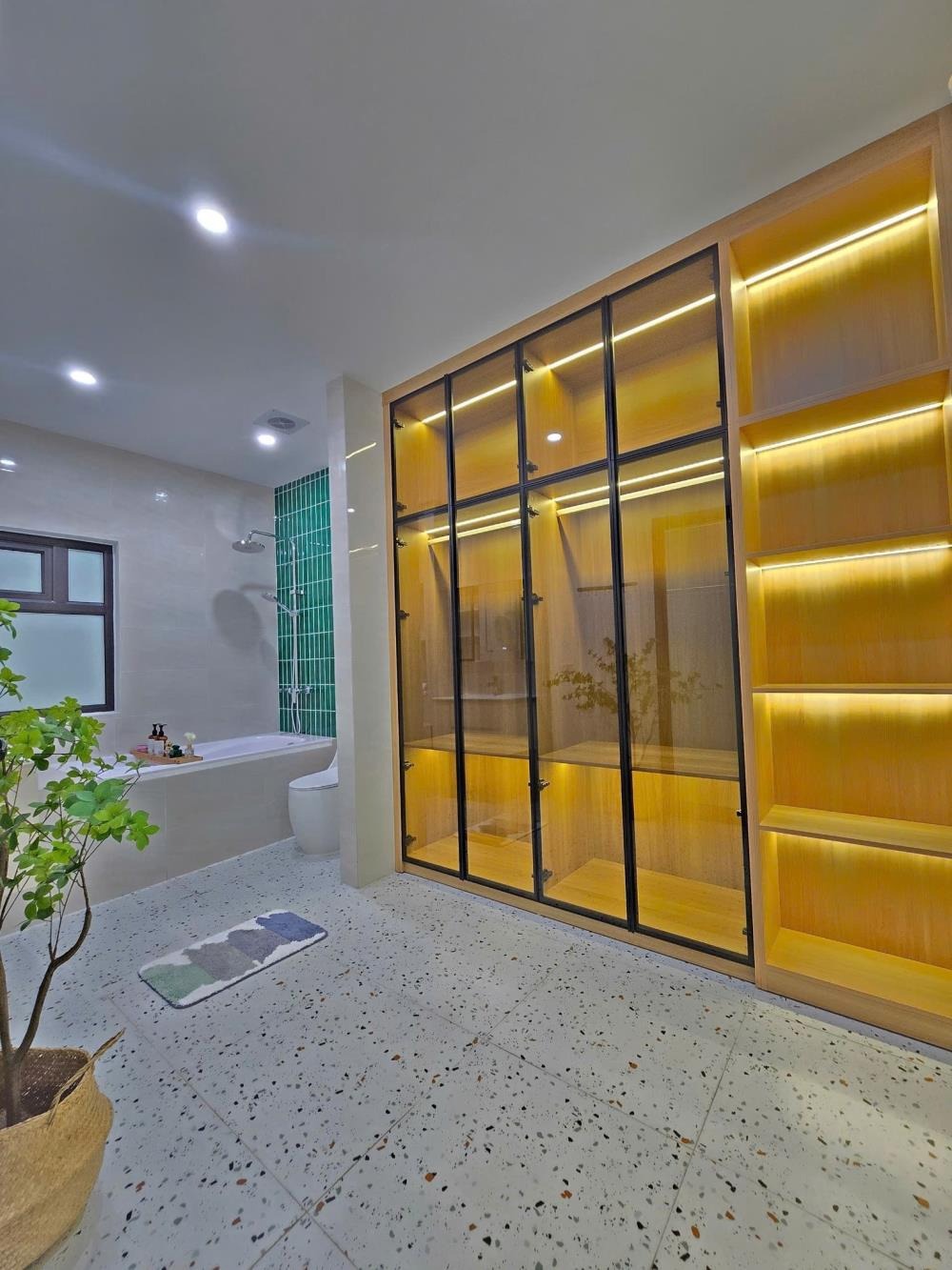 Bán nhà phố Bạch Mai - 40m2 x 5 tầng - Lô góc 2 thoáng - Giá 7.5 tỷ