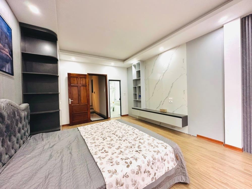 Bán nhà Văn Chương, Đống Đa - 6 Tầng Thang Máy - Mặt Tiền Đẹp