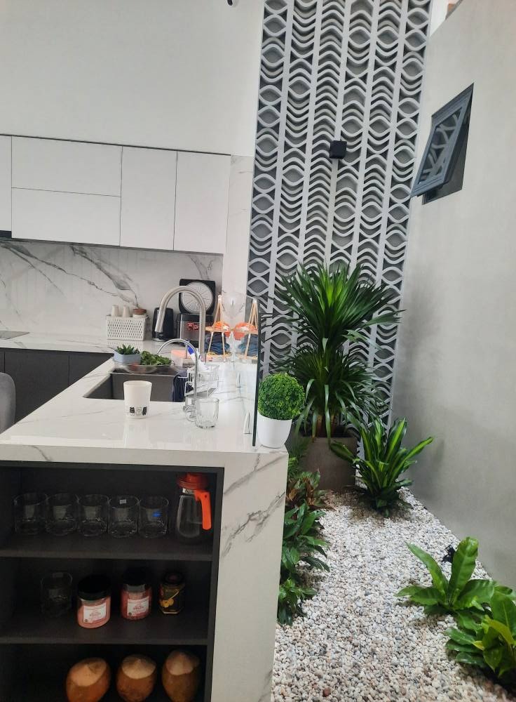 Bán Nhà Phố Hồng Mai, Hai Bà Trưng: Lô Góc, Ngõ Thông, 8.3 Tỷ