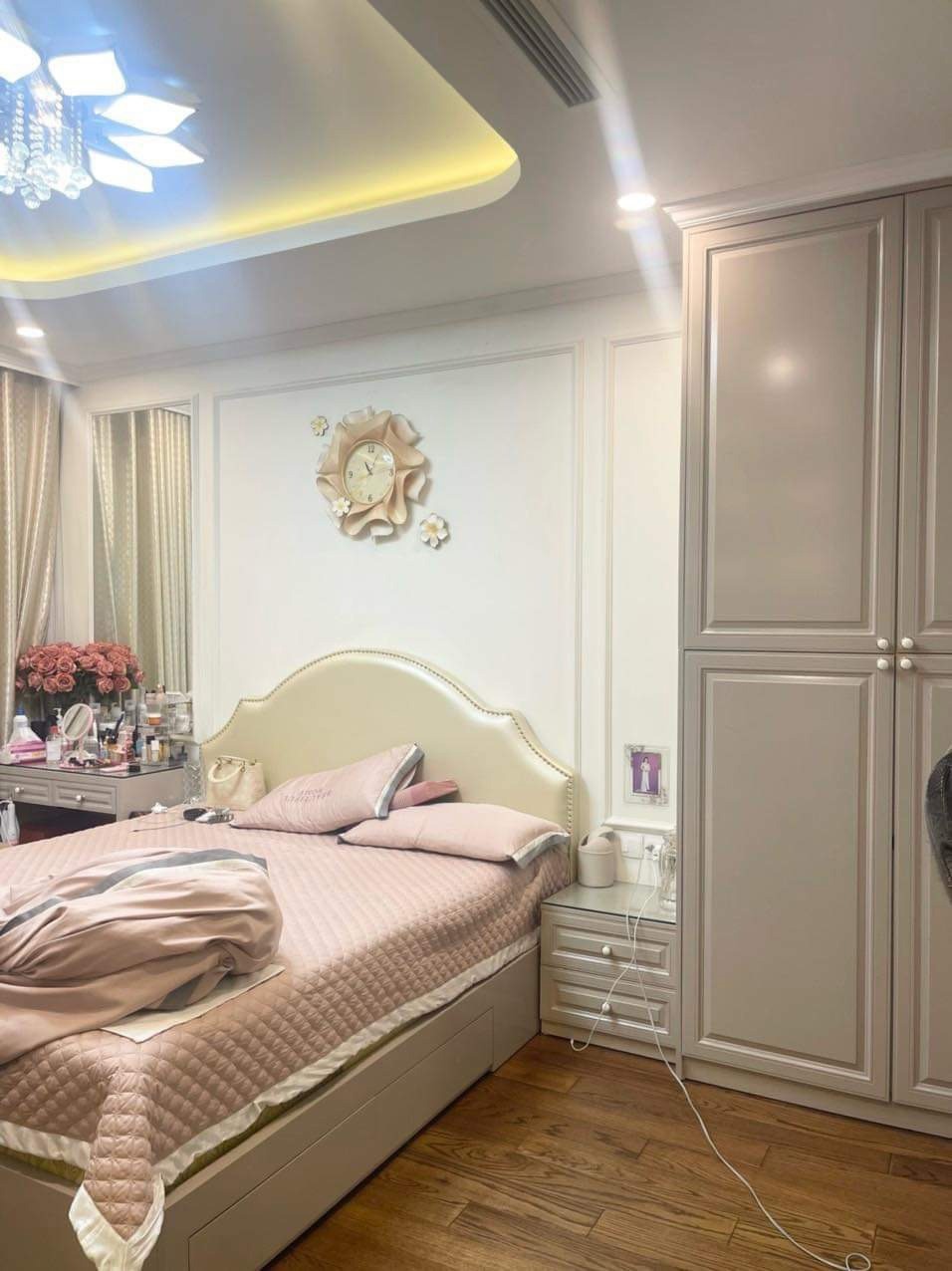 VinHomes D Capital: Bán Gấp Căn 3PN, View Đẹp, Full Nội Thất - Giá Tốt