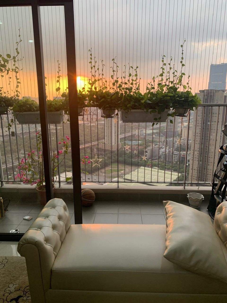 VinHomes D Capital: Bán Gấp Căn 3PN, View Đẹp, Full Nội Thất - Giá Tốt