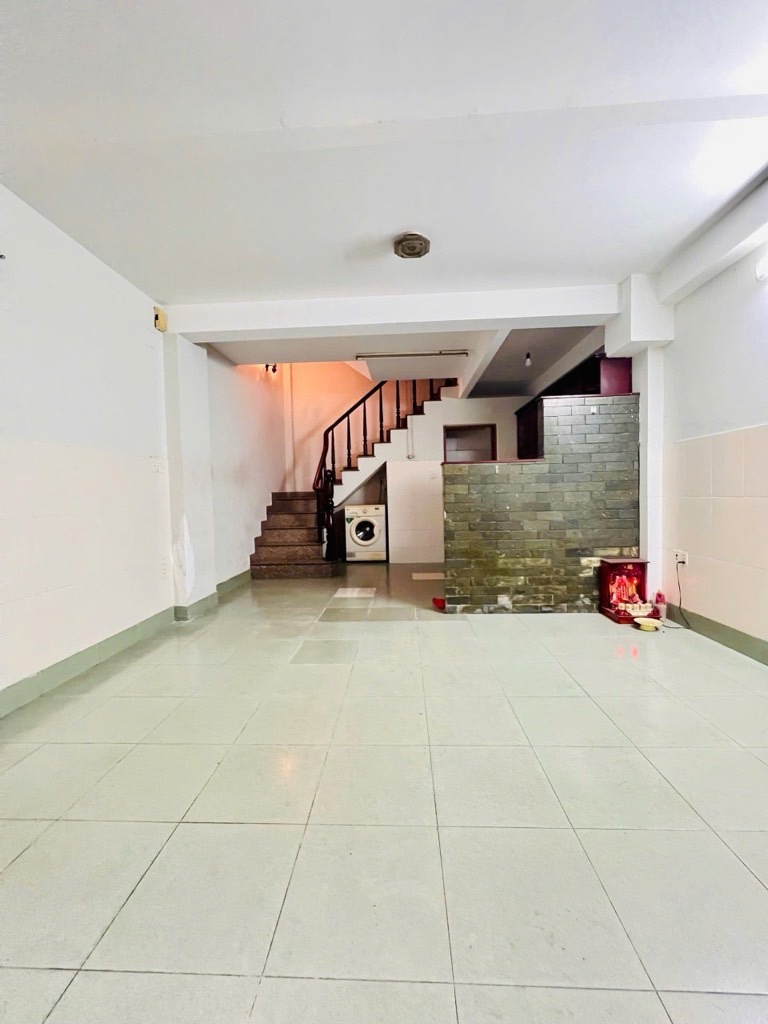 Nhà Trung Tâm Quận 3, Giáp Quận 1: 5.7 Tỷ - Vị Trí Đắc Địa, Tiện Ích Vô Vàn