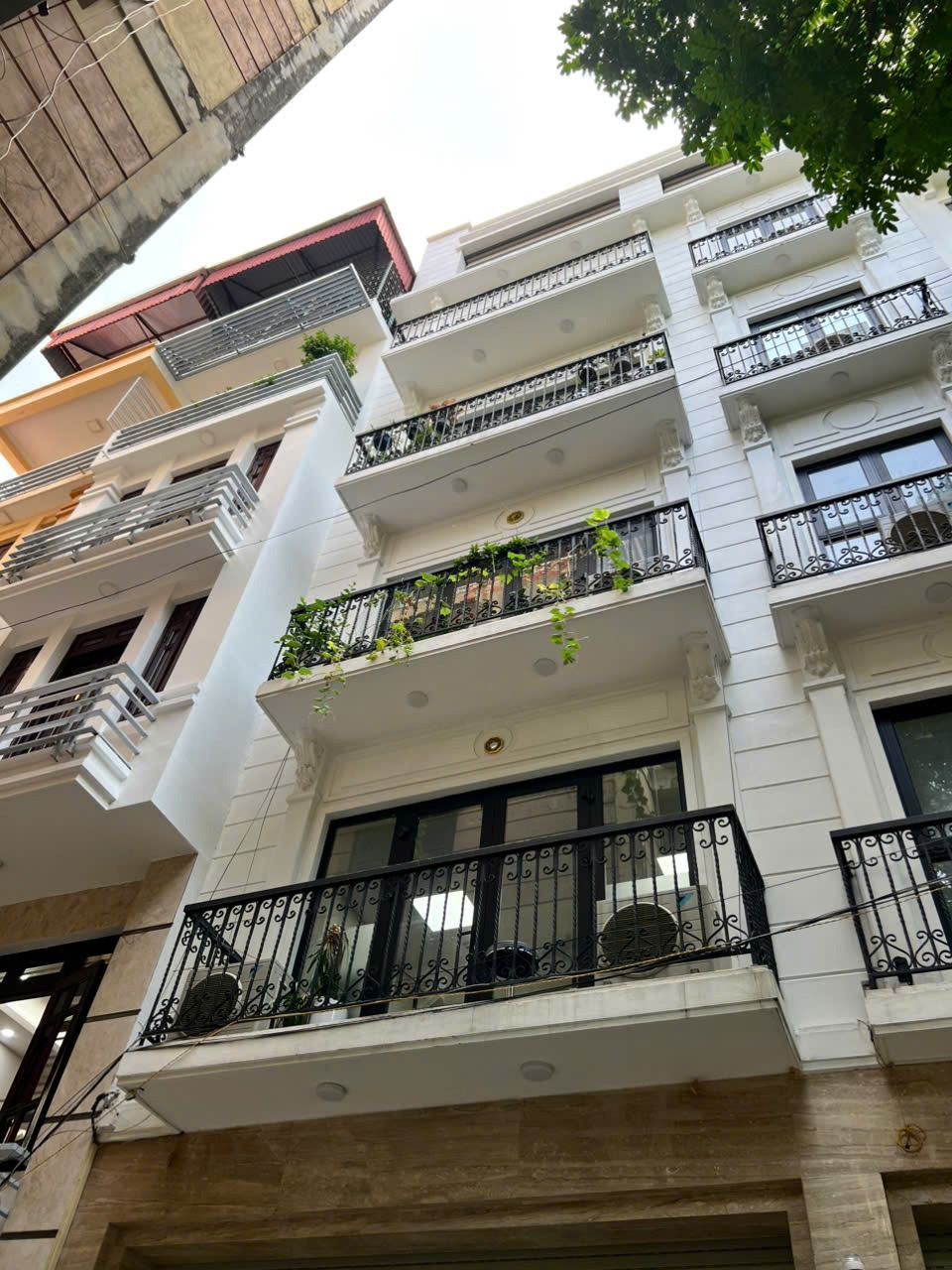 Siêu phẩm 7 tầng, thang máy, mặt tiền rộng - Khu phân lô Đỗ Quang