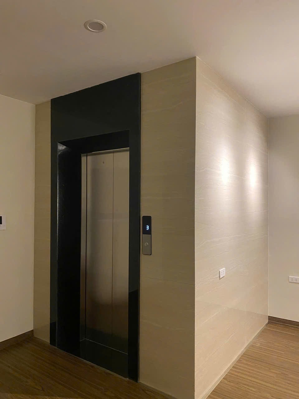 Siêu phẩm 7 tầng, thang máy, mặt tiền rộng - Khu phân lô Đỗ Quang