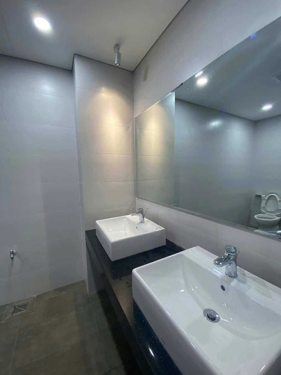 Siêu phẩm 7 tầng, thang máy, mặt tiền rộng - Khu phân lô Đỗ Quang