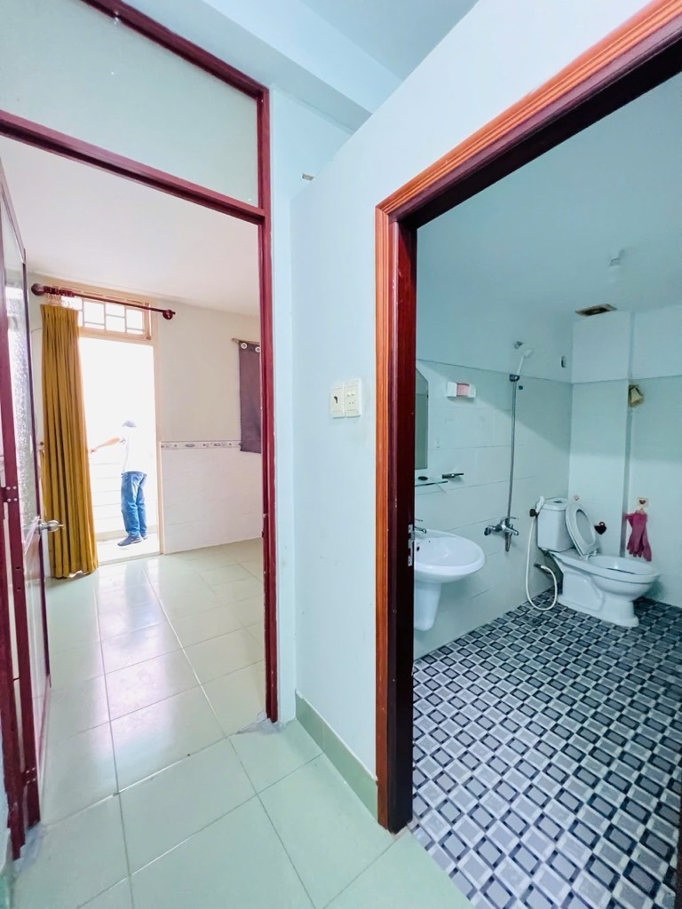 Nhà Trung Tâm Quận 3, Giáp Quận 1: 5.7 Tỷ - Vị Trí Đắc Địa, Tiện Ích Vô Vàn