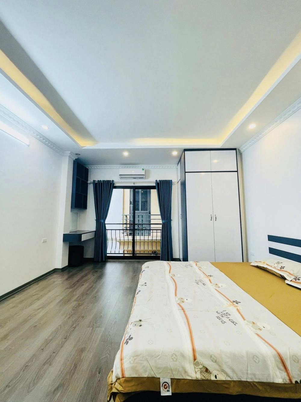 Nhà phố Nguyễn Khả Trạc - 6 Tầng, Thang Máy, Full Nội Thất - View Thoáng