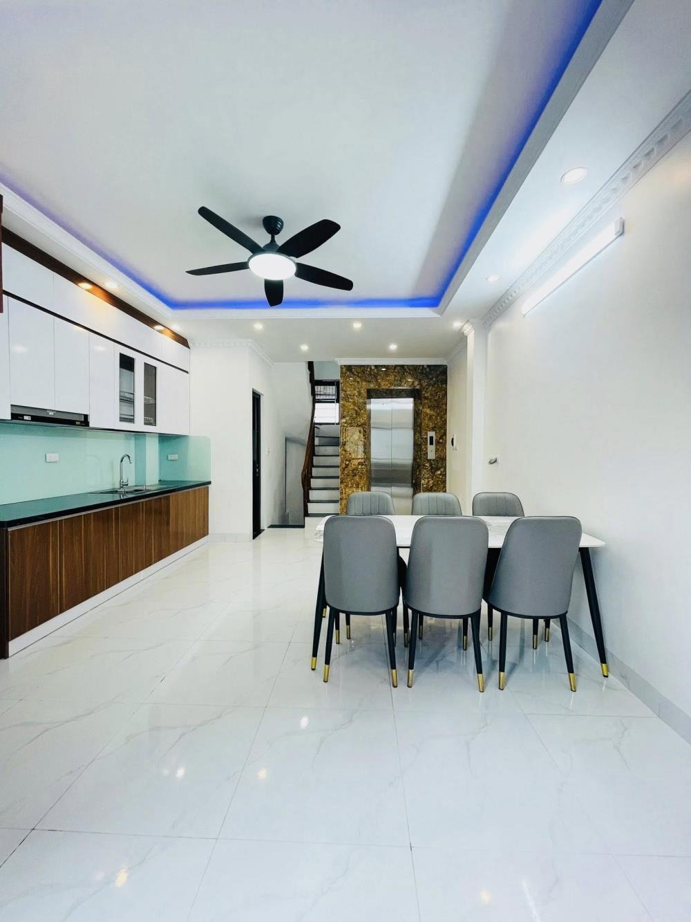 Nhà phố Nguyễn Khả Trạc - 6 Tầng, Thang Máy, Full Nội Thất - View Thoáng