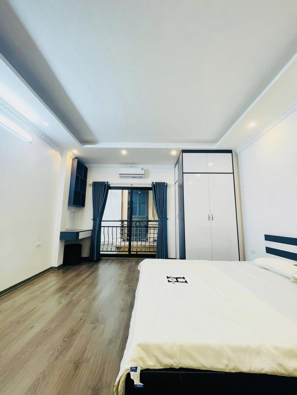 Nhà phố Nguyễn Khả Trạc - 6 Tầng, Thang Máy, Full Nội Thất - View Thoáng