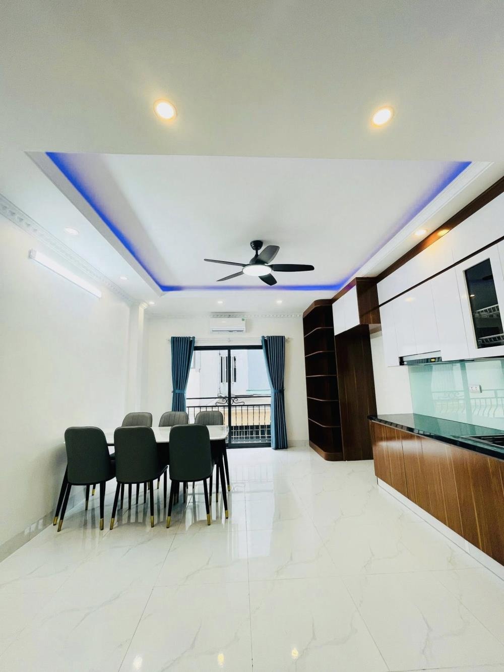 Nhà phố Nguyễn Khả Trạc - 6 Tầng, Thang Máy, Full Nội Thất - View Thoáng