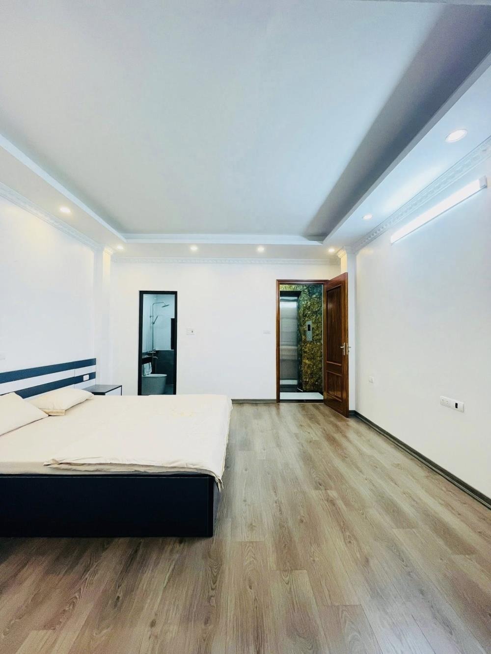 Nhà phố Nguyễn Khả Trạc - 6 Tầng, Thang Máy, Full Nội Thất - View Thoáng