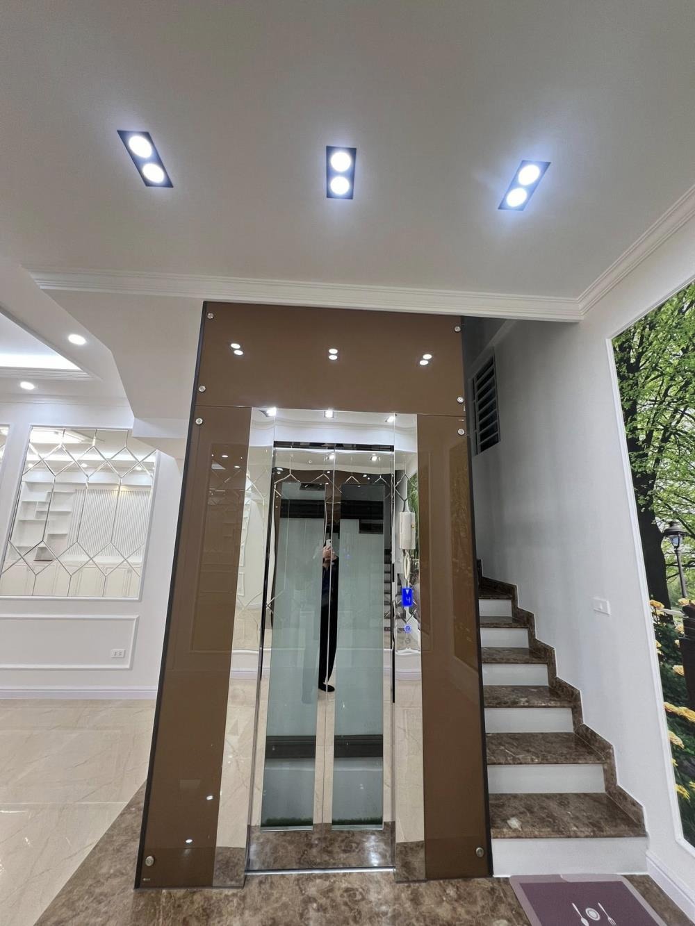 Nhà đẹp thang máy, ô tô, kinh doanh, phố Hoàng Cầu, Đống Đa