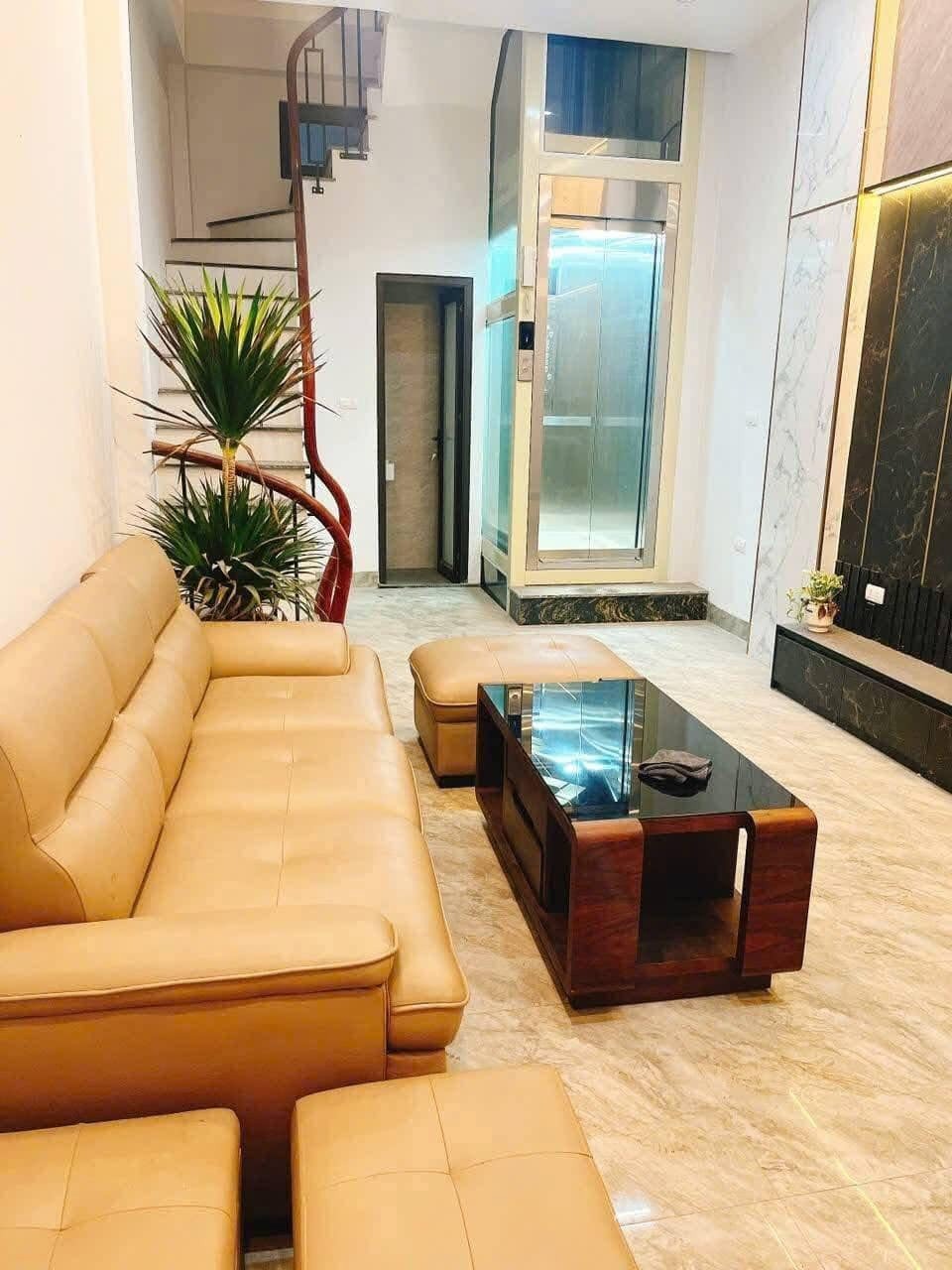 Bán nhà Thụy Khuê, Tây Hồ: 30m2, 6 Tầng, Thang Máy, Full Nội Thất - 7.7 Tỷ