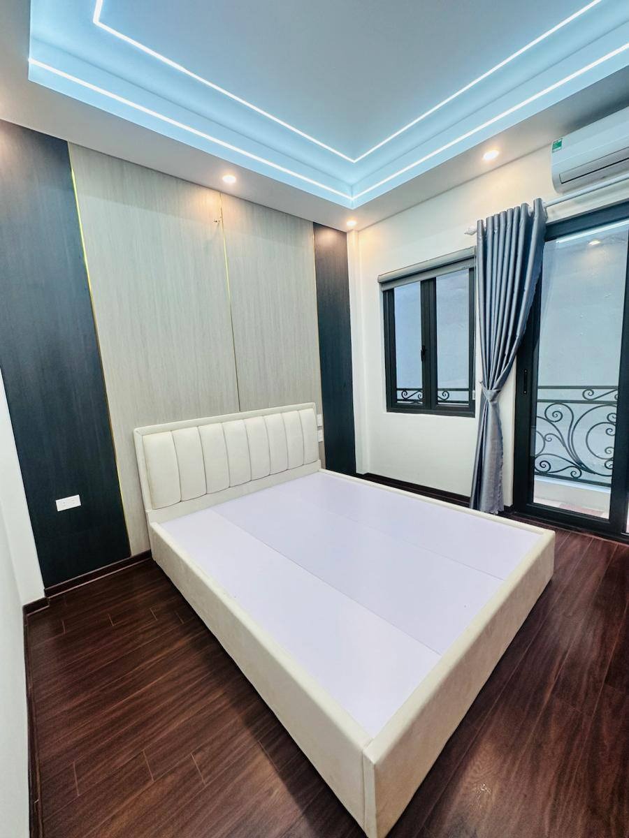 Bán nhà phố Vĩnh Phúc, Ba Đình - 5 tầng, Mặt tiền 4.8m, Giá 10.6 tỷ
