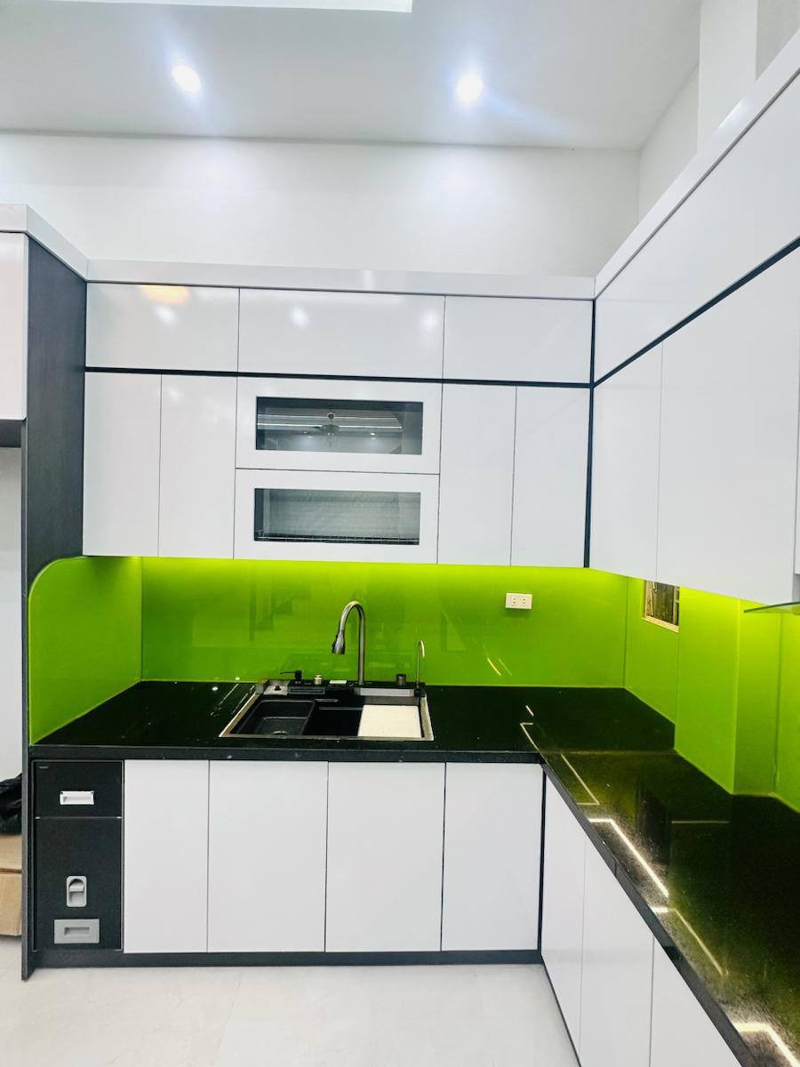 Bán nhà phố Vĩnh Phúc, Ba Đình - 5 tầng, Mặt tiền 4.8m, Giá 10.6 tỷ