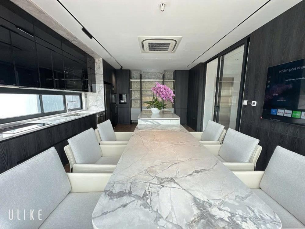Bán Nhà 5 Tầng Long Biên: Gara Ô Tô, Thang Máy, 75m² - Giá 22.6 Tỷ