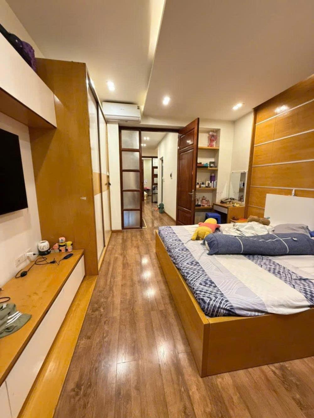 Bán nhà Mễ Trì, Nam Từ Liêm: Ngõ Thông, Ô Tô Tránh, Kinh Doanh Sầm Uất - Giá 17.8 tỷ