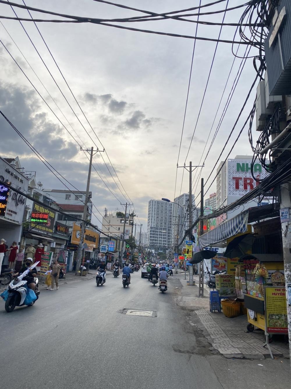 Bán Đất Tặng Nhà 100m² Quận 2: Vị Trí Đẹp, Giá Tốt, Pháp Lý Rõ