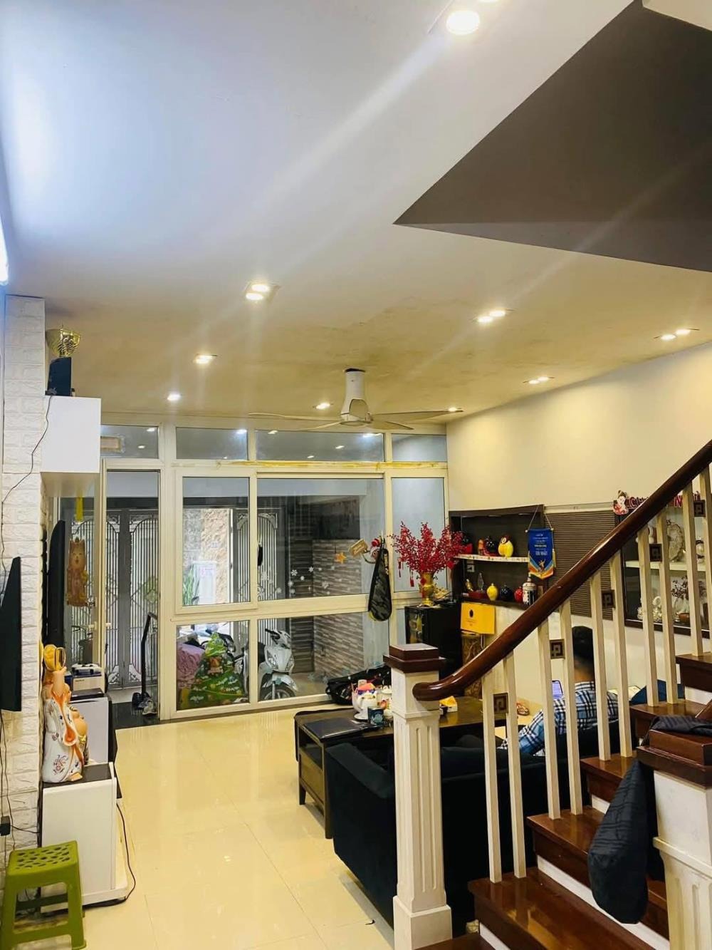 Bán nhà mặt tiền Hà Cầu, Phú La, Hà Đông - Sát Metro, Quận Ủy - Giá 21x Tỷ