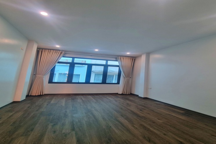 Gần Hồ Văn Chương, Đống Đa, 2 Thoáng, Nhà mới 3T, 48m2, nhỉnh 10 tỷ