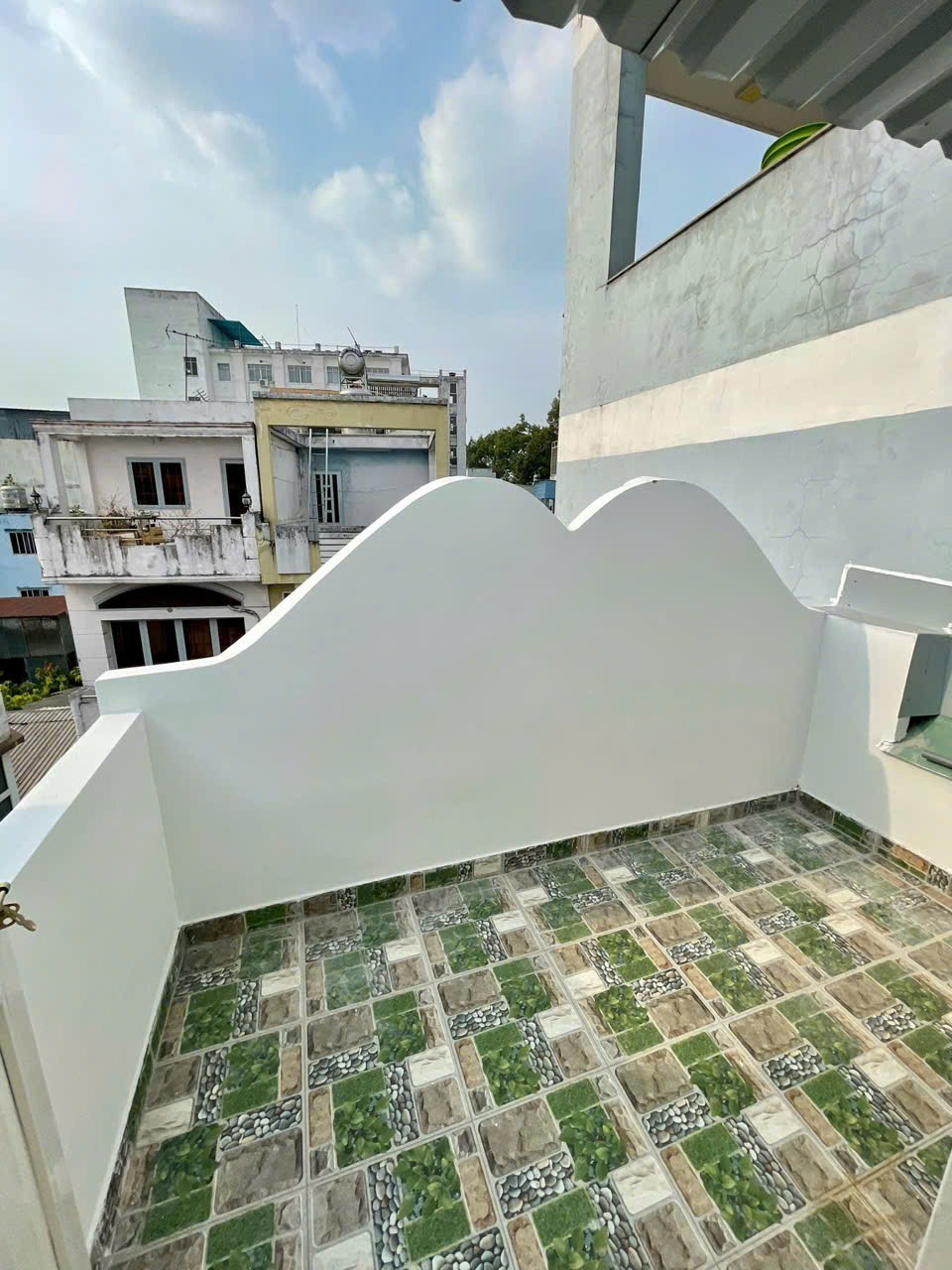 Cho Thuê Nhà Nguyên Căn Quận 10 - Vị Trí Đắc Địa, Nội Thất Đầy Đủ